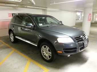2004 Volkswagen Touareg 4.2V8 - top of options - $9800 2