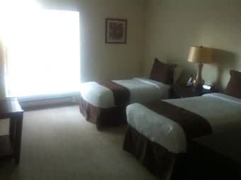 OAK CREEK room to share 1