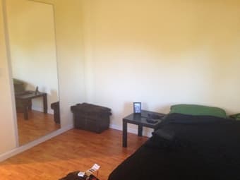 1 room w/bathroom in EPA $800 2