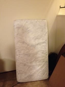 [SALE] Kid playmat and crib 3