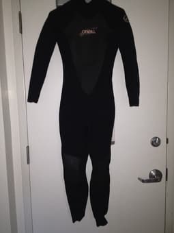 Women's Full Wetsuit (Size 6) 1