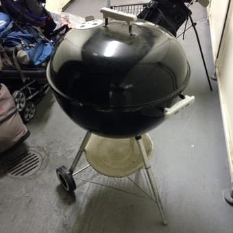 weber grill 22&1/2 inch ($40) 1