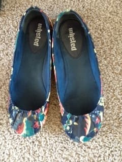 Cute Flats size 5 1/2, $10 1