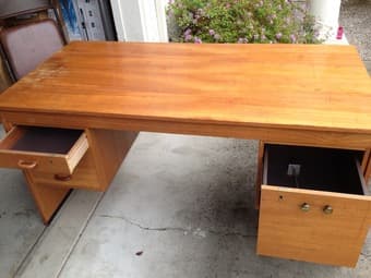 Desk for sale - $40 delivered 3