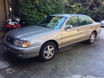 '98 Toyota Avalon XLS, 75k mi, will last your full grad career. $4.5k 1