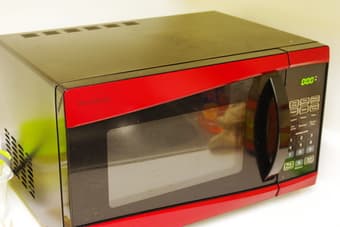 moving sell: a table with 4 chairs, microwave, vacuum, lamp, fan 1