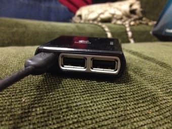 Logitech 4-USB 2.0 port hub FOR SALE 1