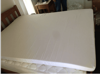 Excellent queen size memory foam 70$ obo 1
