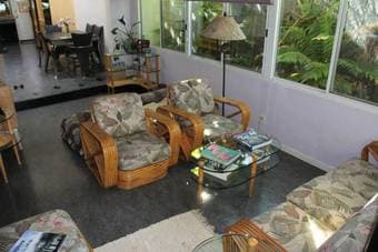 Sunny Room in a Friendly Home to Rent 2