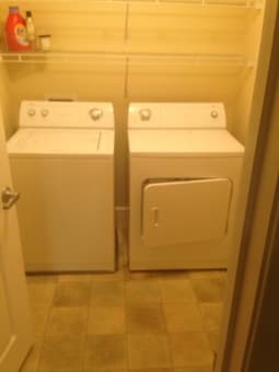 $875 - Master Bedroom available 10/20/13 (female only) 3