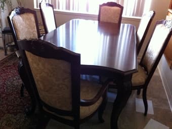 Dinning Table In Mint Condition, Seats 8 With 6 Chairs - $600 1