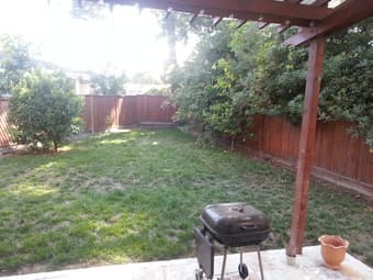 East Palo Alto $800 & $900 Looking for a roomate in a 4 bedroom House 3