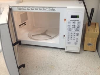 Moving sale: home decor items, electronics, kitchen items, clothing 3