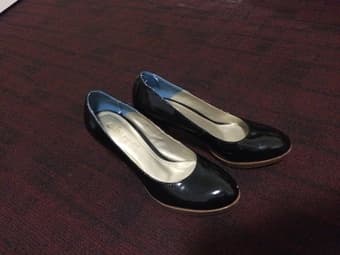 Black heels for sale! 1