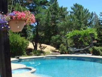 FANTASTIC 4BR/2BA HOUSE IN LOS ALTOS HILLS.Move in ASAP. REDUCED RATE 3