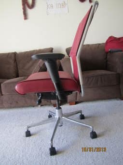 Very comfortable and sturdy study chair $90 OBO 3