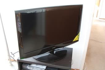 TV Stand in Great condition 2
