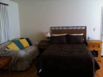 $1700 / 500ft² - Large private studio - furnished ready to move in 2