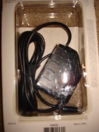 Ventev USB and iPod/iPhone 3G, 3GS, 4 Dual Eco Charger $12 2