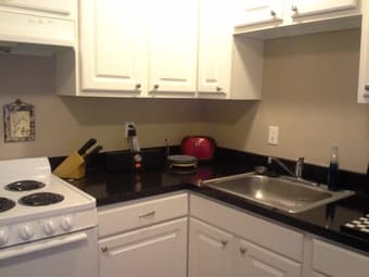 $650 Furnished Studio to share 2