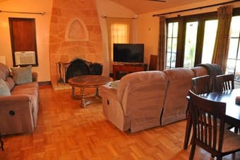 Beautiful Spanish Style House, No Move-In Deposits Required 2