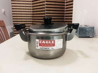 Selling a Rice Cooker / Water Heater / Pot 3
