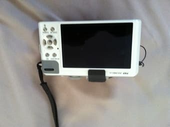Panasonic LUMIX DMC-LX5 10.1 MP Digital Camera - White 2