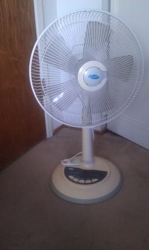 Livart Desk Top Oscillating Fan W/ Remote Control $8 1