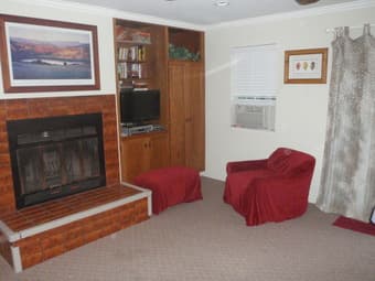 Furnished Studio Cottage in MP Available Dec 1 - Dec 13 2
