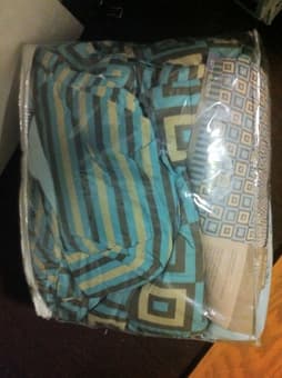 Twin bedding LIKE NEW $15 1