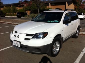 Mitsubishi Outlander 2003 - $5400 (OBO) 1