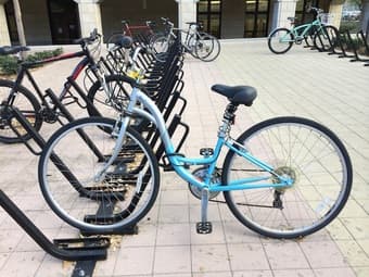 14" Cruise bike in excellent condition  $90 !accessories for FREE 1