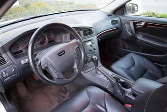 2001 Volvo V70 2.4T: $3800 (moving sale) 2