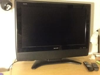 $80 32" HDTV + DVD Player 1
