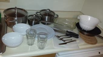Moving sale: Kitchen supplies 1