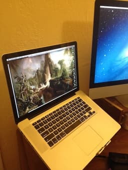 Macbook Pro 17" core 2 duo 2.66 GHz (unibody) dedicated graphics card 2
