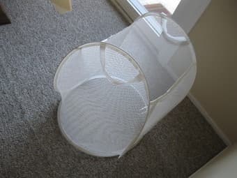 Laundry basket with white mesh 1