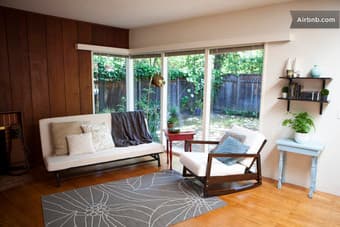Private Cottage – Walk to Stanford 1