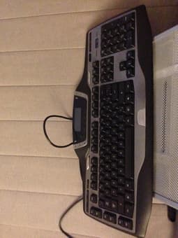 Logitech G15 Backlit Gaming Keyboard 2