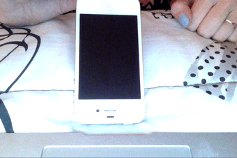 16 GB White iPhone 4S 1