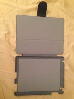 Scratch-Free iPad 3rd Gen 32GB wifi black with smart case $385 3