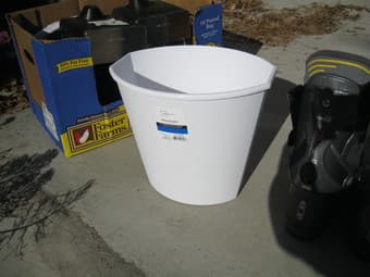 Trash basket $4.5 1