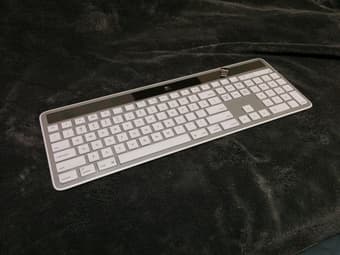 Logitech Wireless Solar Keyboard K750 for Mac - Silver 1