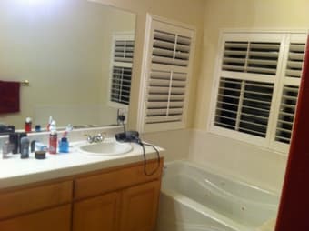 Large bedroom with private bath 22 March to 04 April 600$ 2