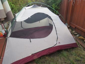 Kelty Gunnison 4 tent - 90$ 1
