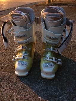 women ski boots - 24.5cm Nordica $70!! 1