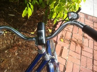 Pretty blue vintage Raleigh lady's bicycle 3