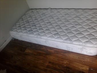 mattress twin size only 30$ OBO 1