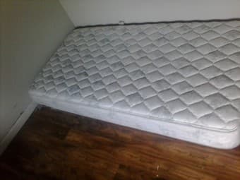 mattress twin size only 30$ OBO 2