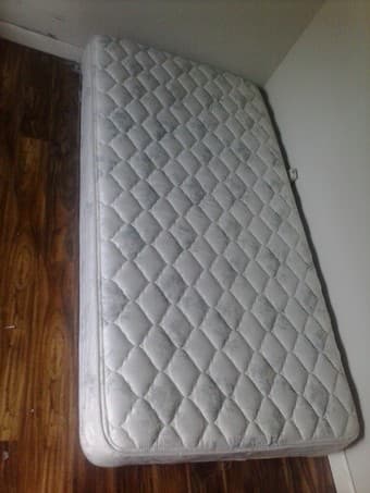 mattress twin size only 30$ OBO 3